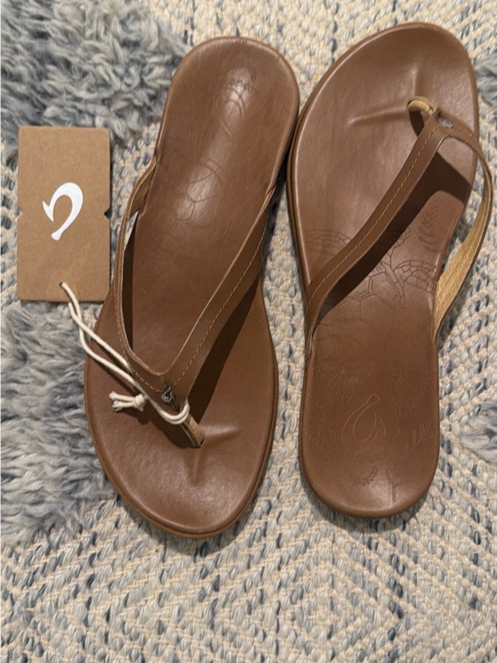 OluKai Honu size 10 Brown Leather Women's Flip Sandals - Casual Comfort